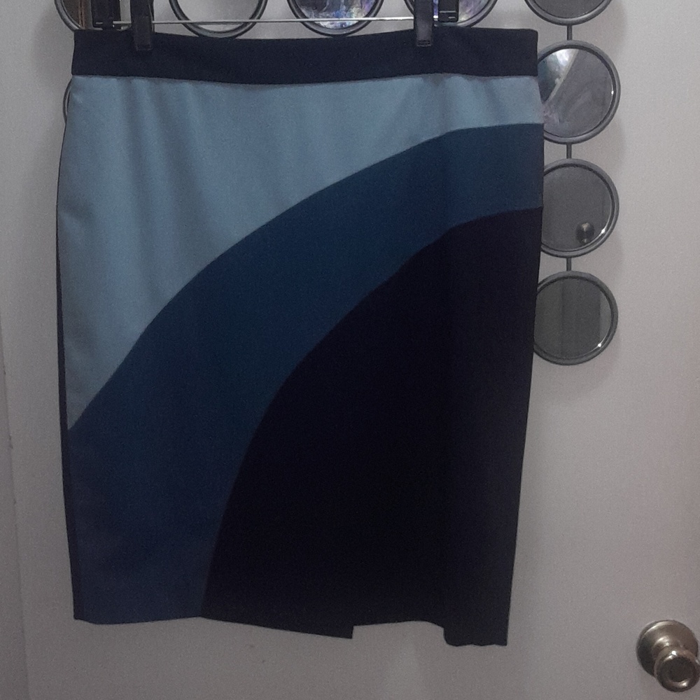 🌺ANN TAYLOR Colorblock Midi Pencil Skirt in Blue and Navy